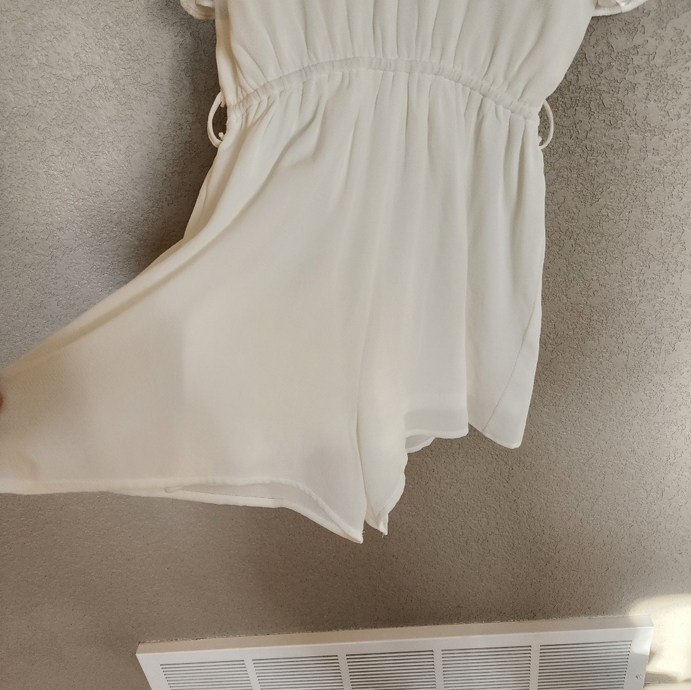 She + SKY White Cold Shoulder Shirt Jumsuit Size SMALL - Picture 5 of 7